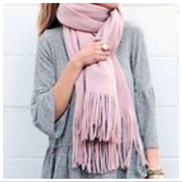 ✨RESTOCKED✨CASHMERE LIGHT PINK FRINGED SCARF/SHAWL - Picture 3 of 4